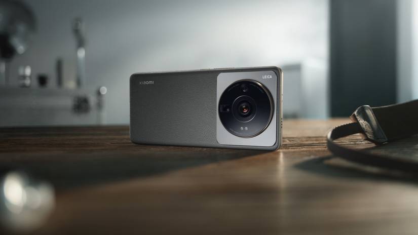 The Xiaomi 12S Ultra may be the most impressive camera phone this year